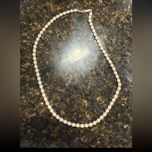 Gorgeous Vintage Faux Pearl Necklace
- Floral Rondelle Silver Accents 084